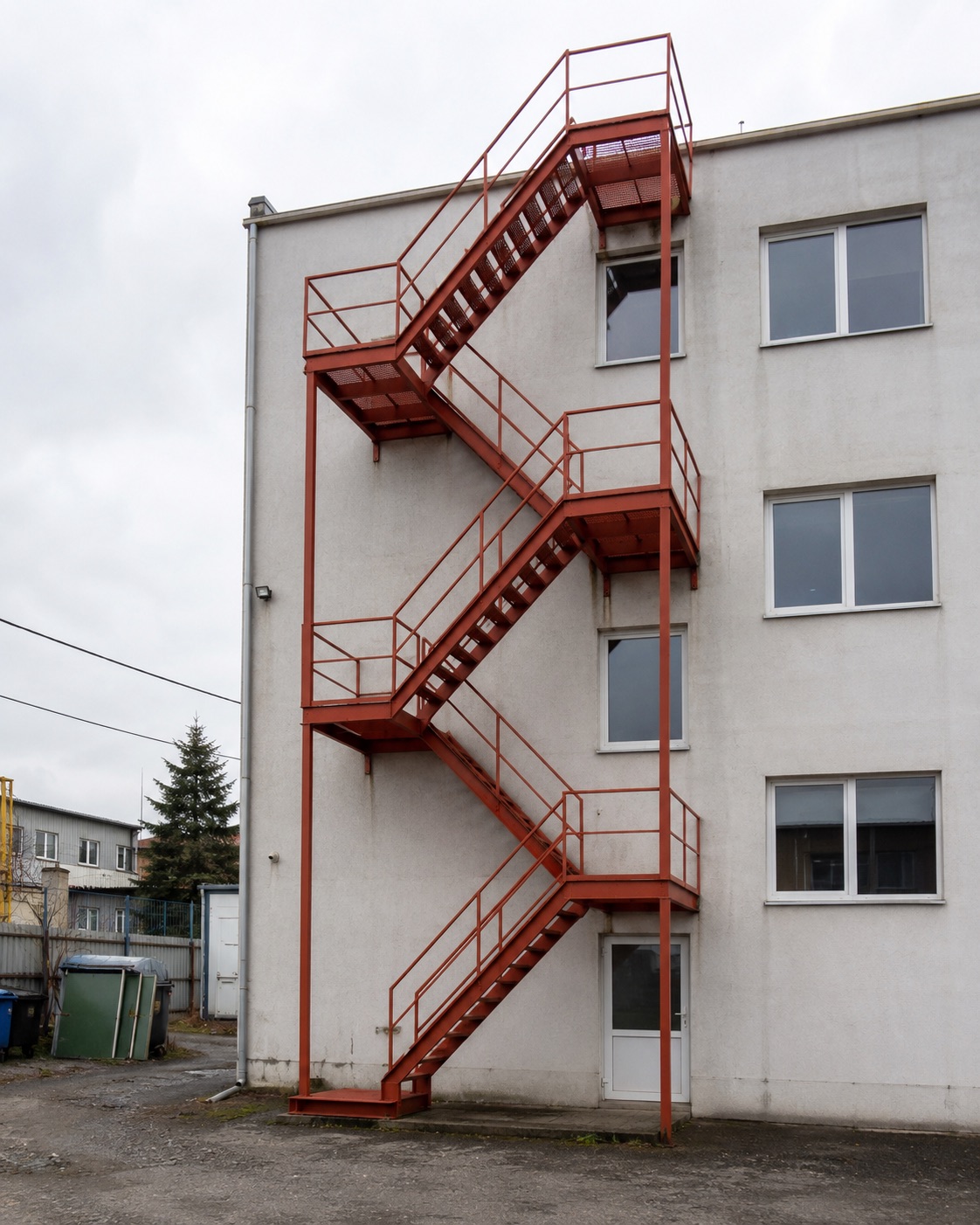 металеві поручні для сходів у будинку